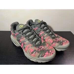 Nike Air Max TN Olive Green Digital Camo Size 8.5 Mens